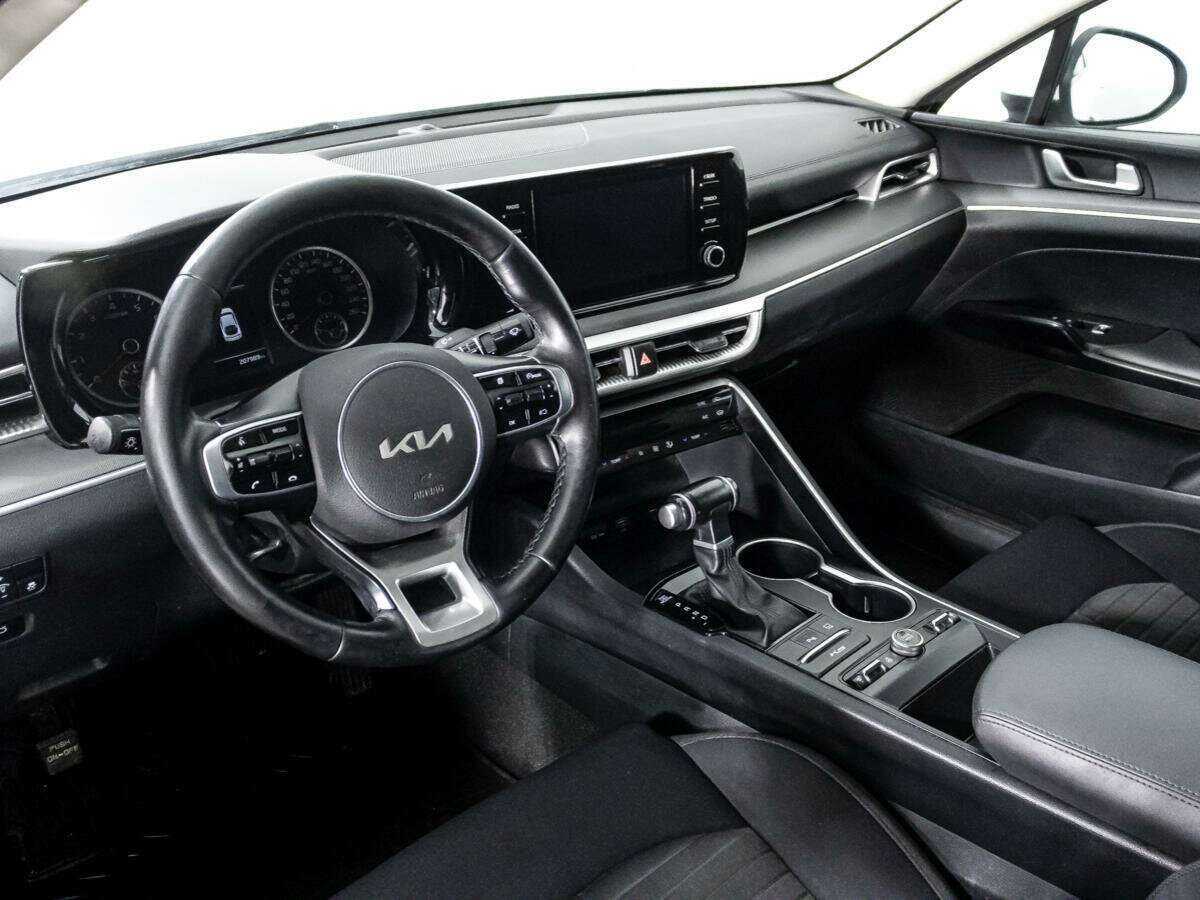 Kia K5 2021 года с пробегом. Фото: #8