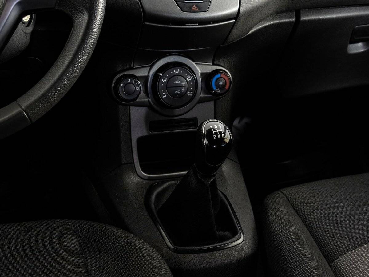 Ford Fiesta 2015 года с пробегом. Фото: #12