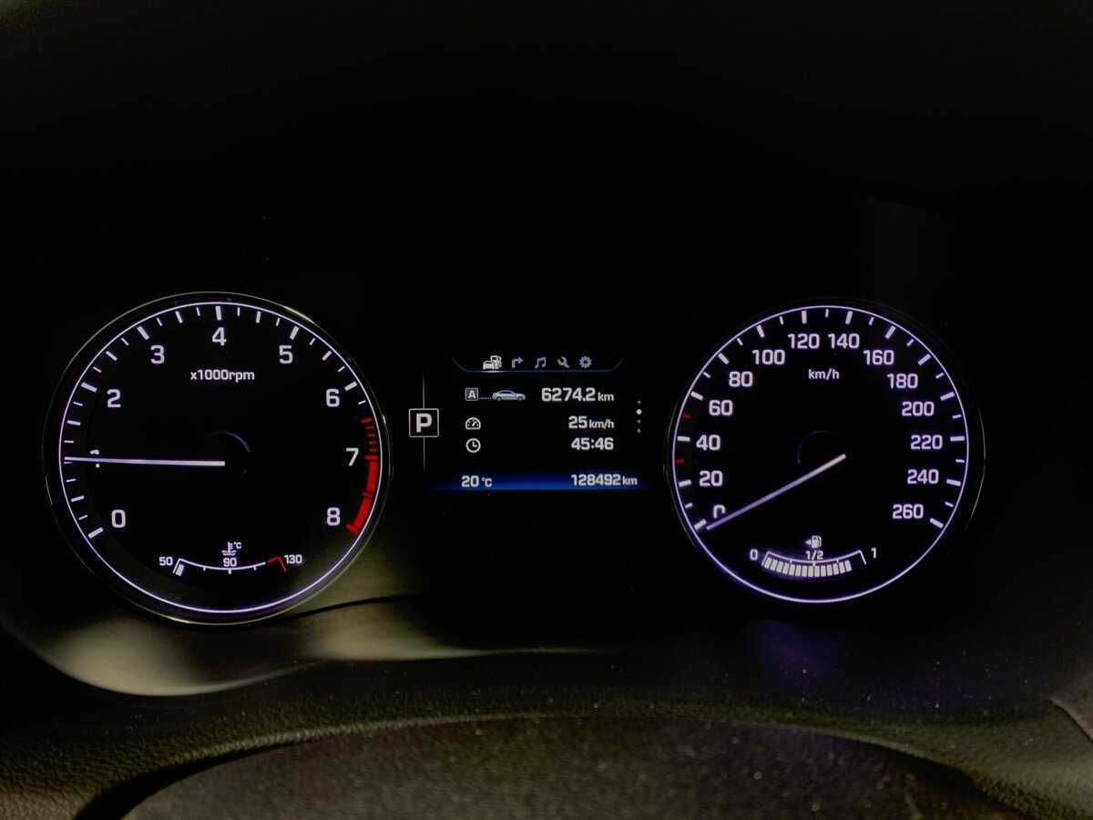 Hyundai Genesis 2016 года с пробегом. Фото: #14