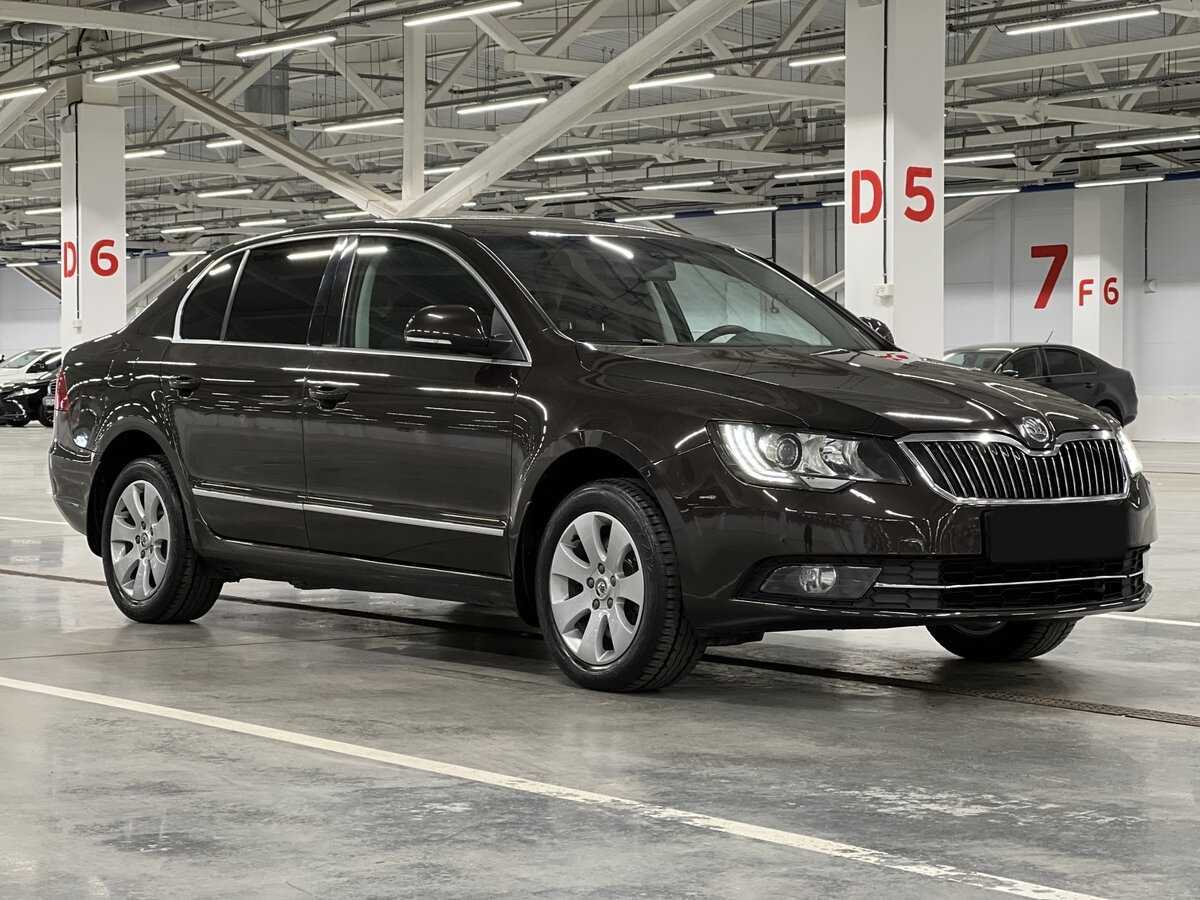 Skoda Superb 2013 года с пробегом. Фото: #2