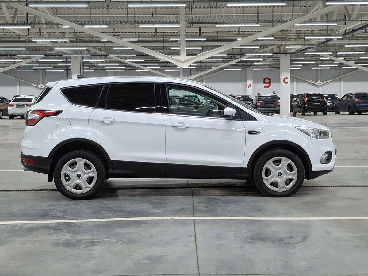 Ford Kuga 2018 года с пробегом. Фото: #3