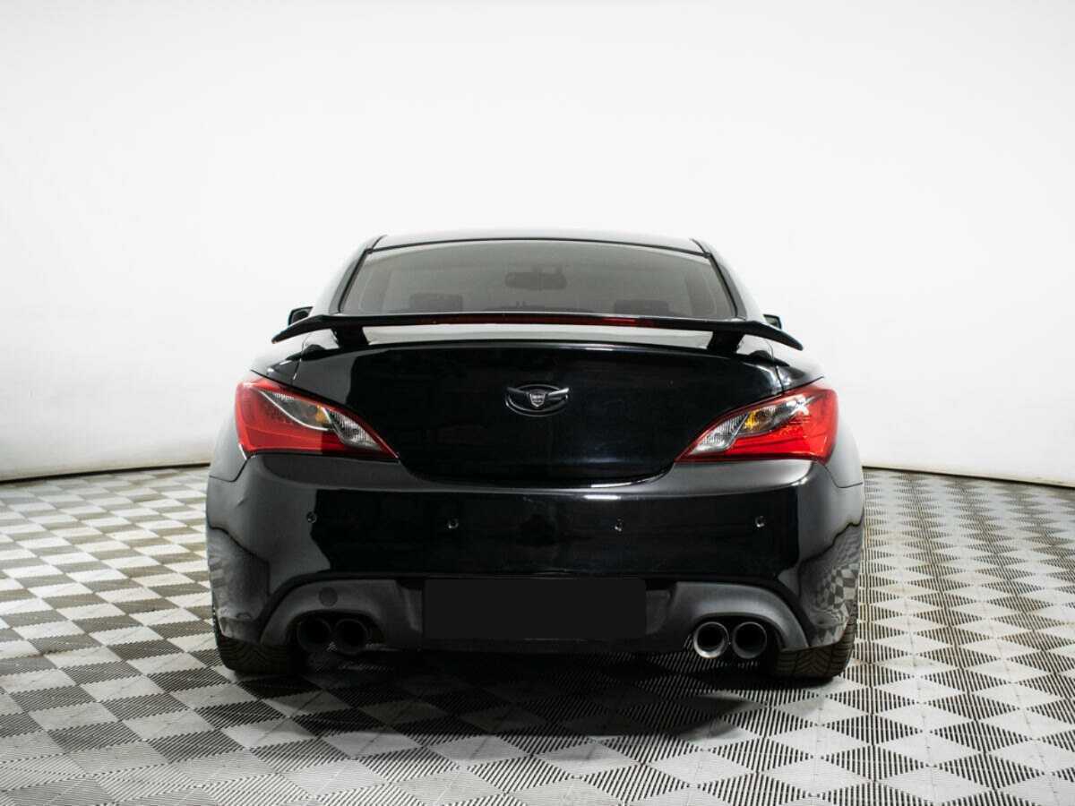 Hyundai Genesis Coupe 2012 года с пробегом. Фото: #4