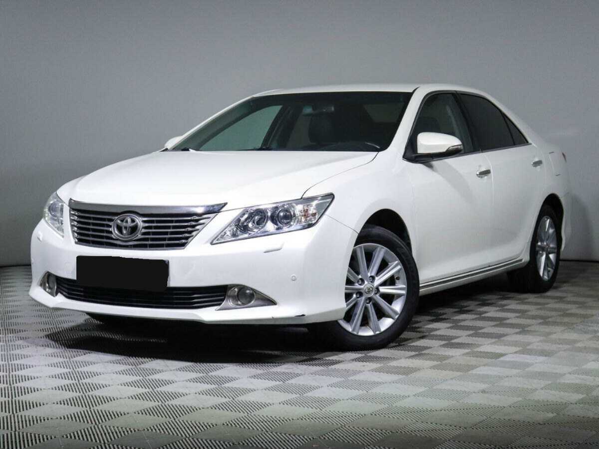 Toyota Camry 2014 года с пробегом. Посмотреть фото