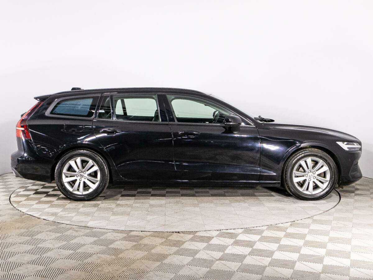 Volvo V60 2018 года с пробегом. Фото: #3