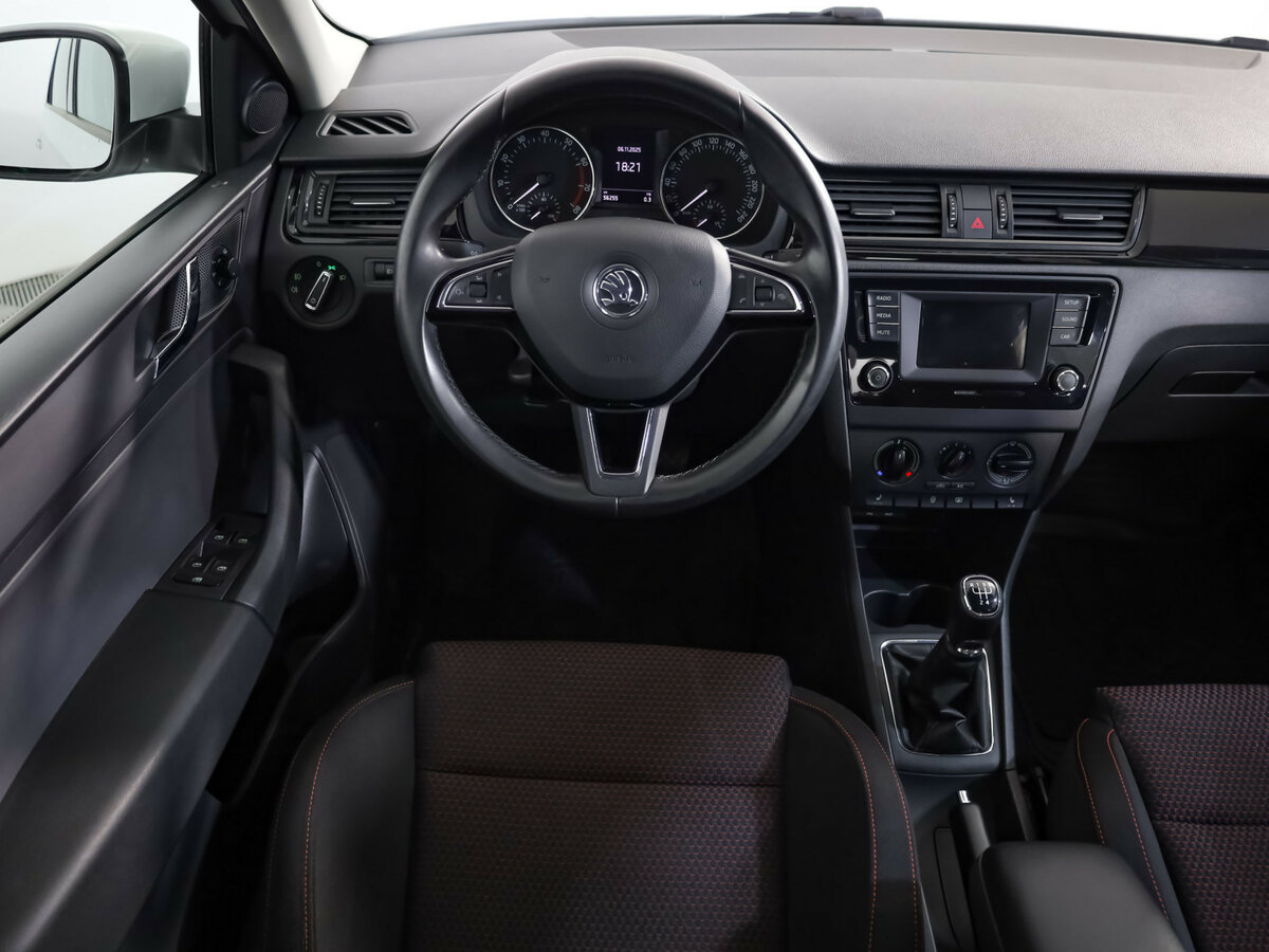 Skoda Rapid 2015 года с пробегом. Фото: #8