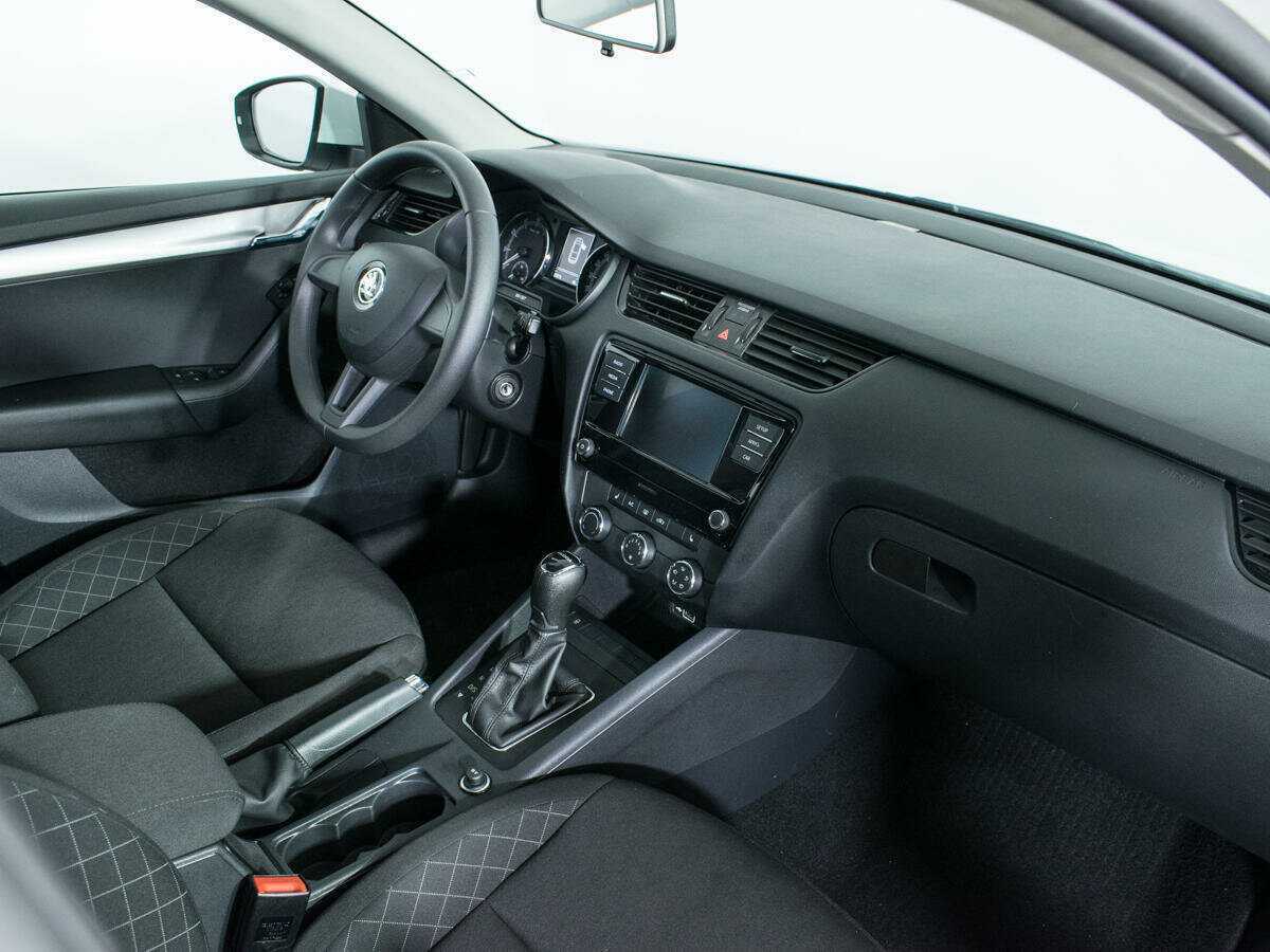 Skoda Octavia 2019 года с пробегом. Фото: #8