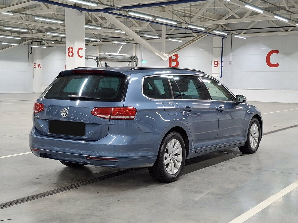 Volkswagen Passat 2018 года с пробегом. Фото: #4
