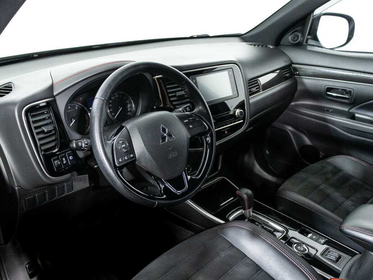 Mitsubishi Outlander 2021 года с пробегом. Фото: #10