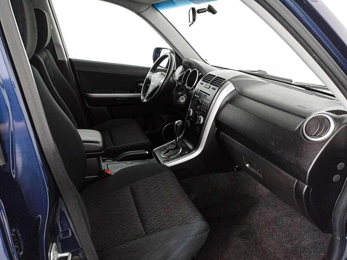 Suzuki Grand Vitara 2012 года с пробегом. Фото: #8
