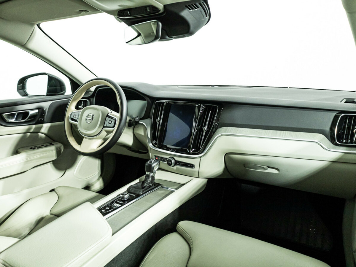 Volvo V60 2018 года с пробегом. Фото: #8