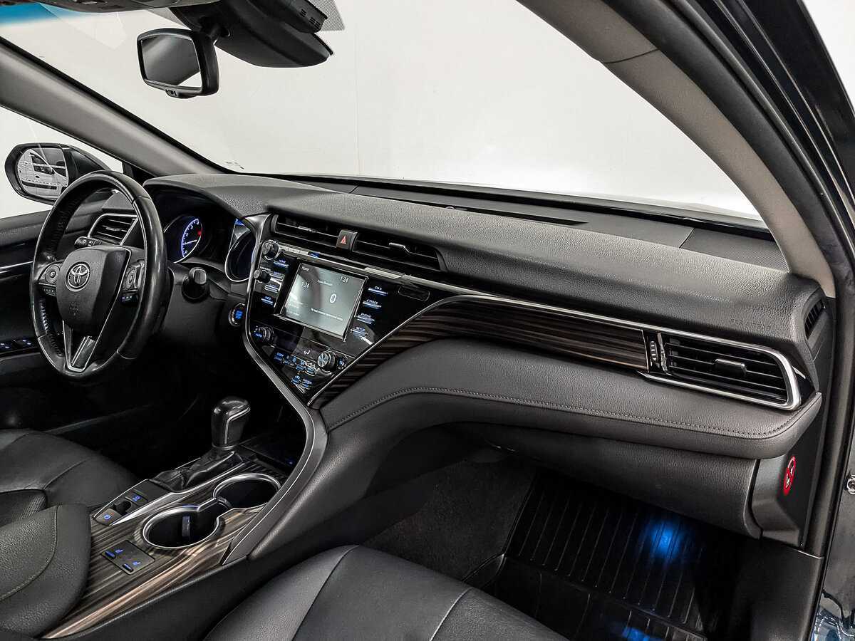 Toyota Camry 2018 года с пробегом. Фото: #12