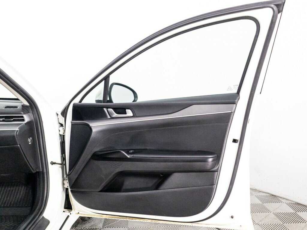 Kia K5 2021 года с пробегом. Фото: #28