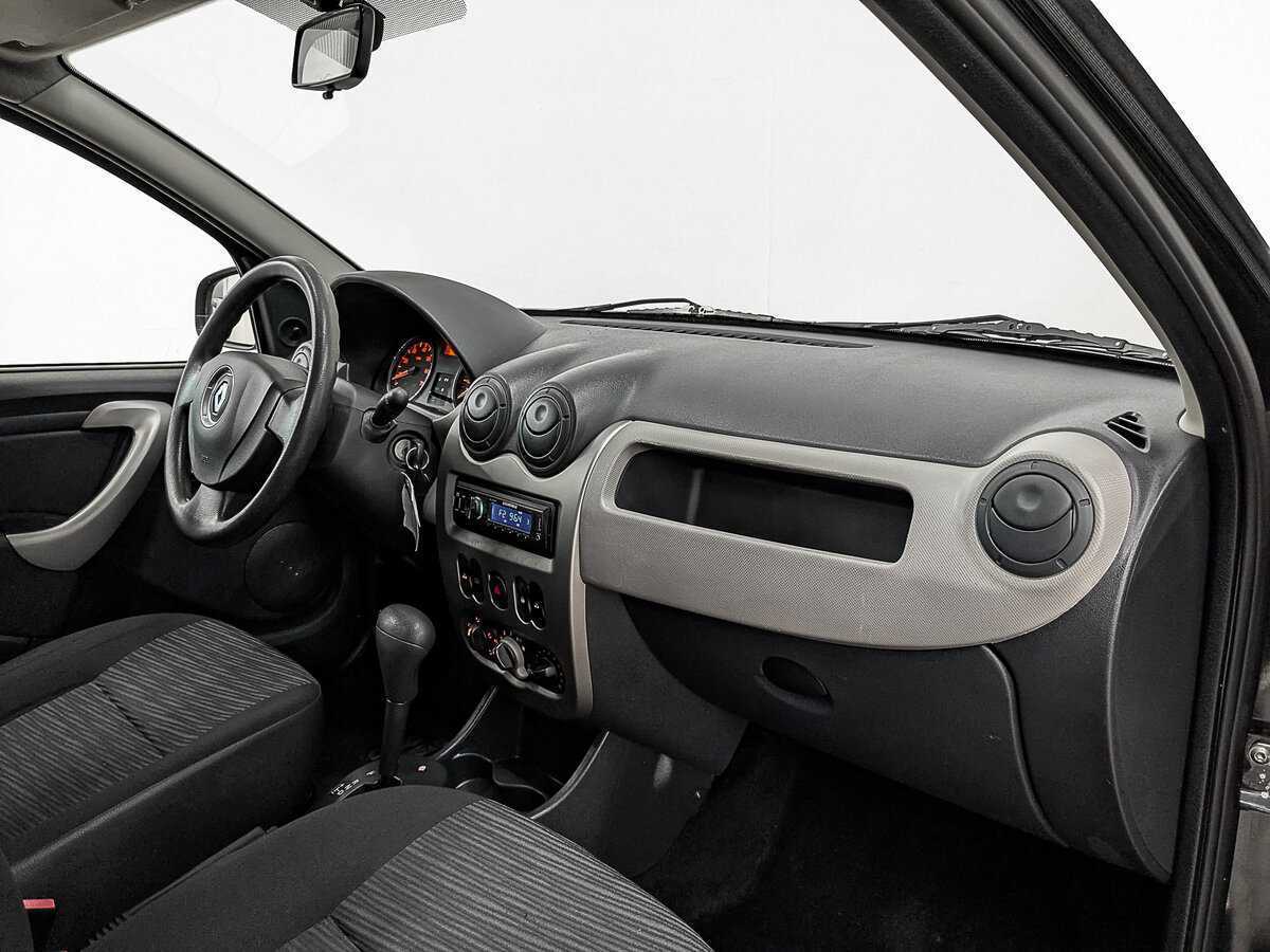 Renault Sandero 2012 года с пробегом. Фото: #12