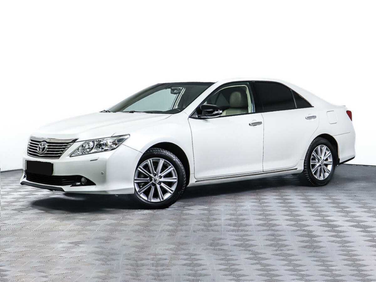 Toyota Camry 2014 года с пробегом. Посмотреть фото
