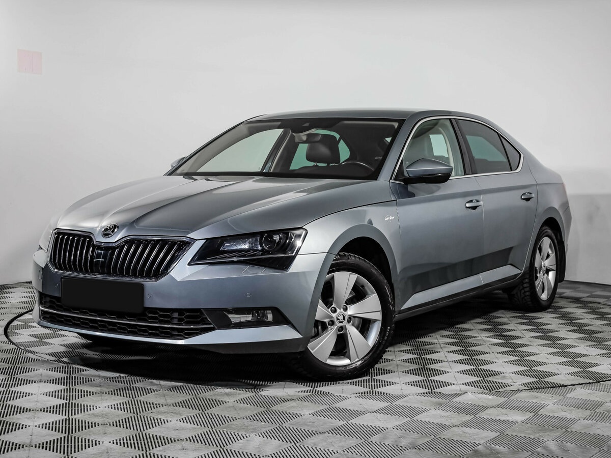 Skoda Superb 2016 года с пробегом. Посмотреть фото