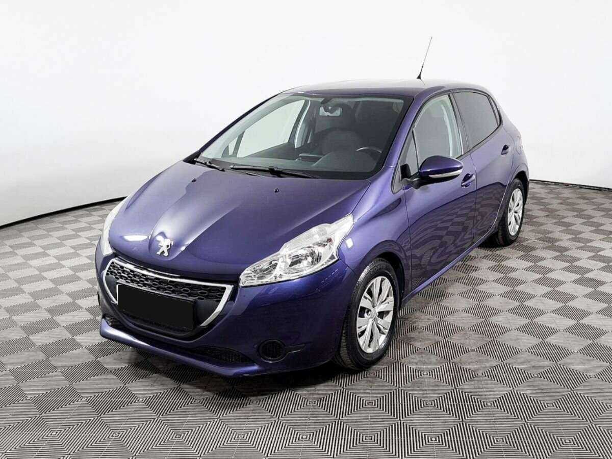 Peugeot 208 2013 года с пробегом. Посмотреть фото