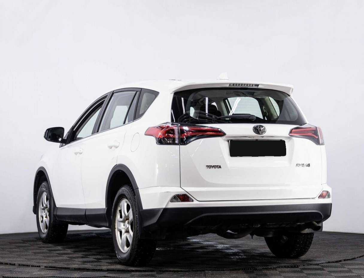 Toyota RAV4 2018 года с пробегом. Фото: #5