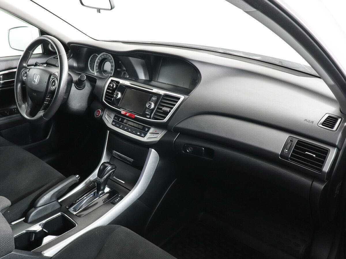 Honda Accord 2013 года с пробегом. Фото: #6
