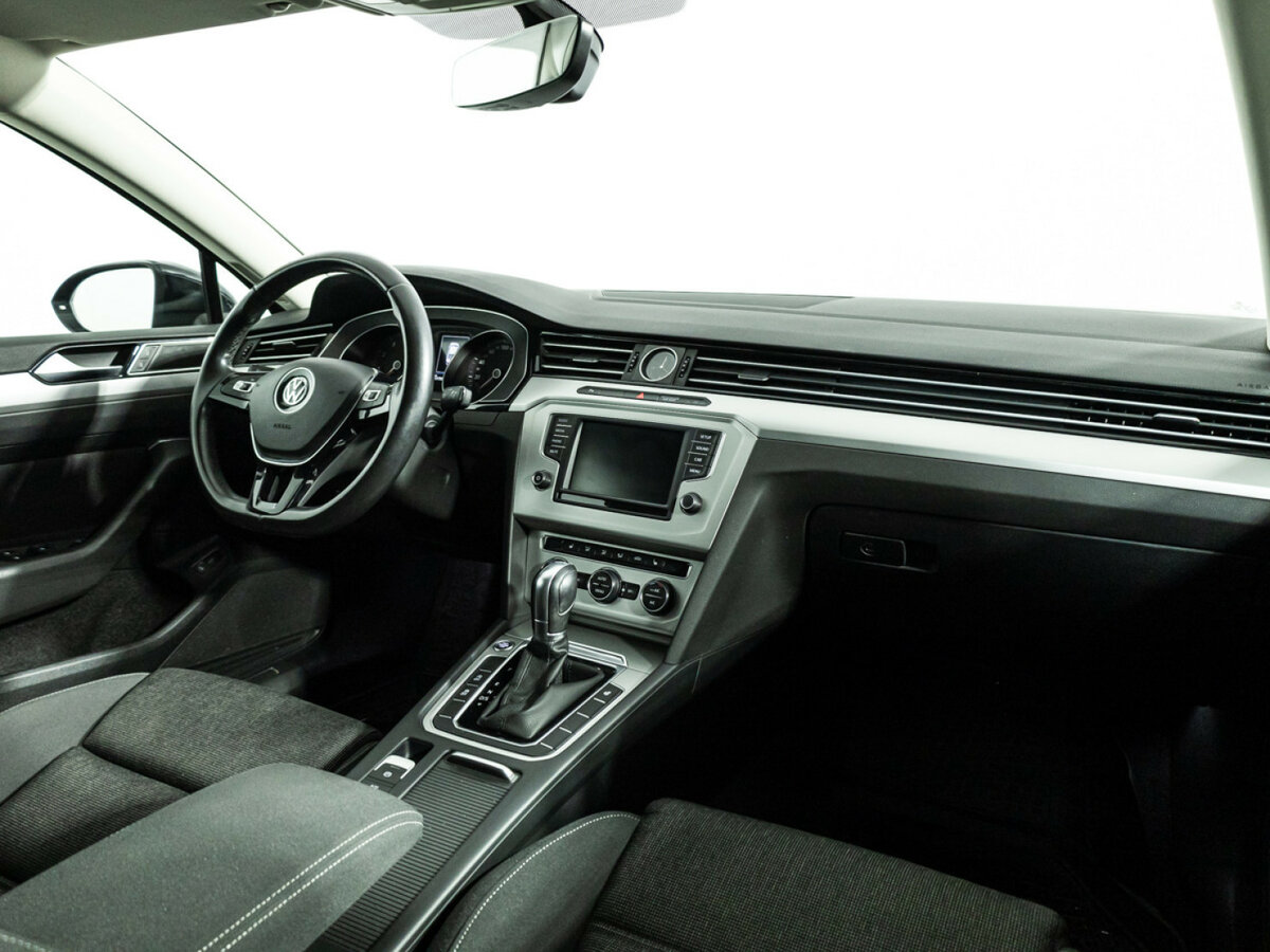 Volkswagen Passat 2017 года с пробегом. Фото: #6