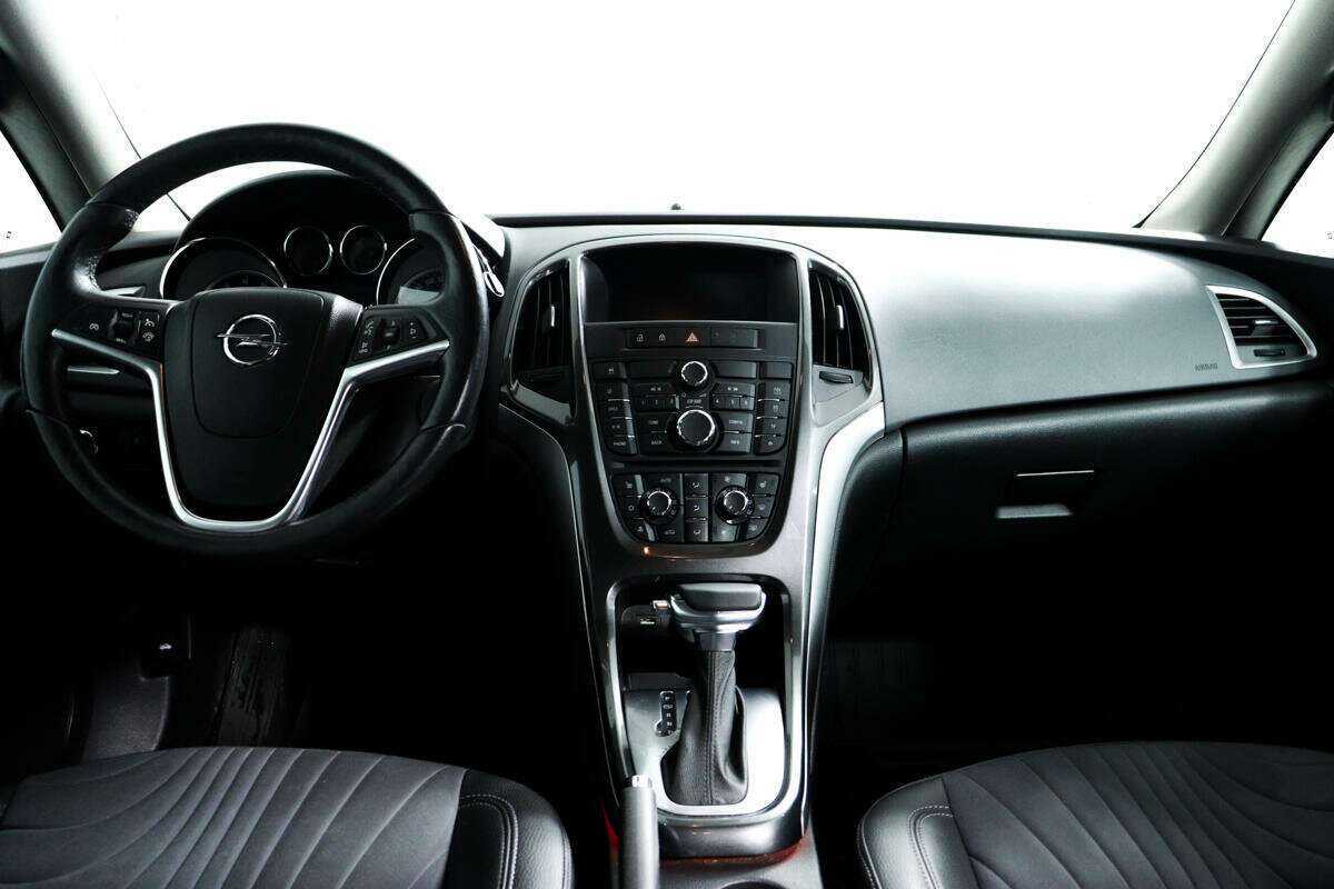 Opel Astra 2014 года с пробегом. Фото: #10