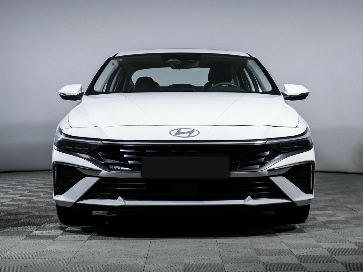 Hyundai Elantra 2023 года с пробегом. Фото: #1