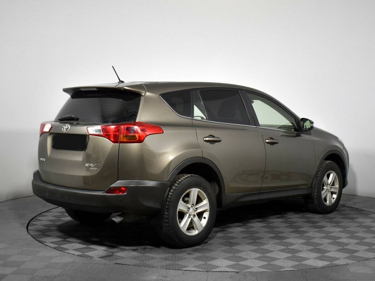Toyota RAV4 2013 года с пробегом. Фото: #4