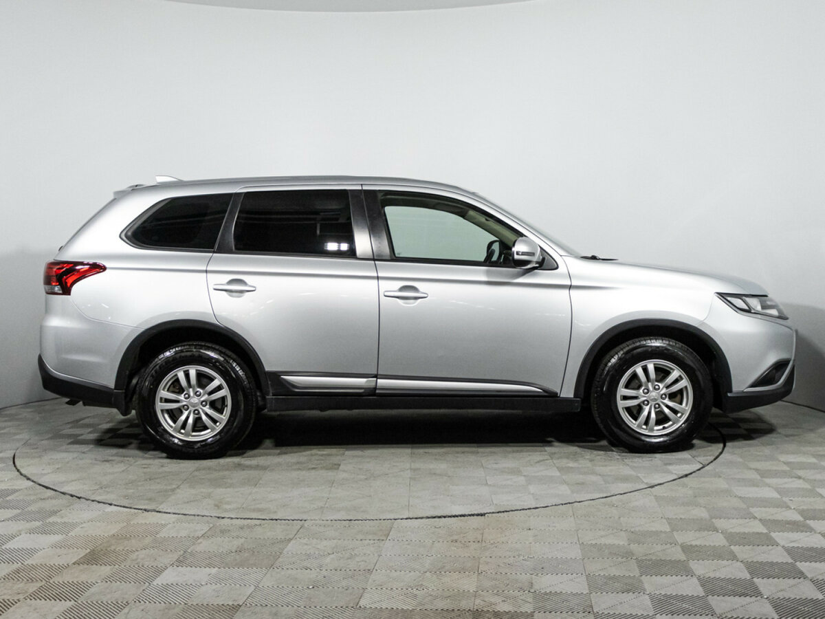 Mitsubishi Outlander 2019 года с пробегом. Фото: #3