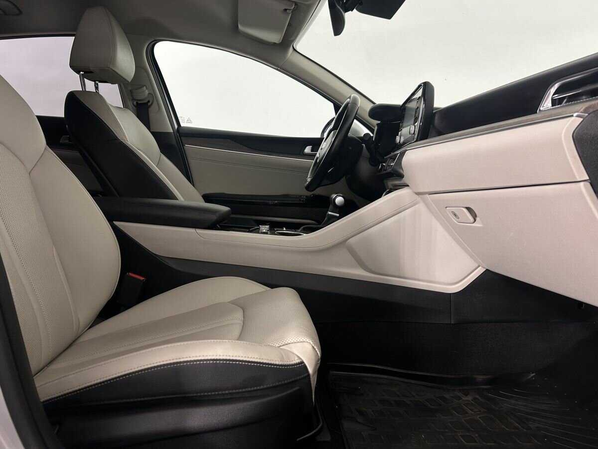 Kia K5 2021 года с пробегом. Фото: #11