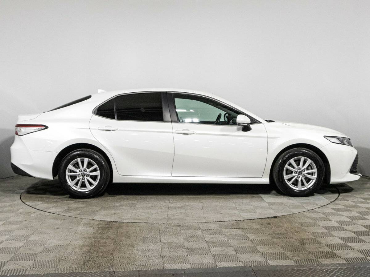 Toyota Camry 2020 года с пробегом. Фото: #3