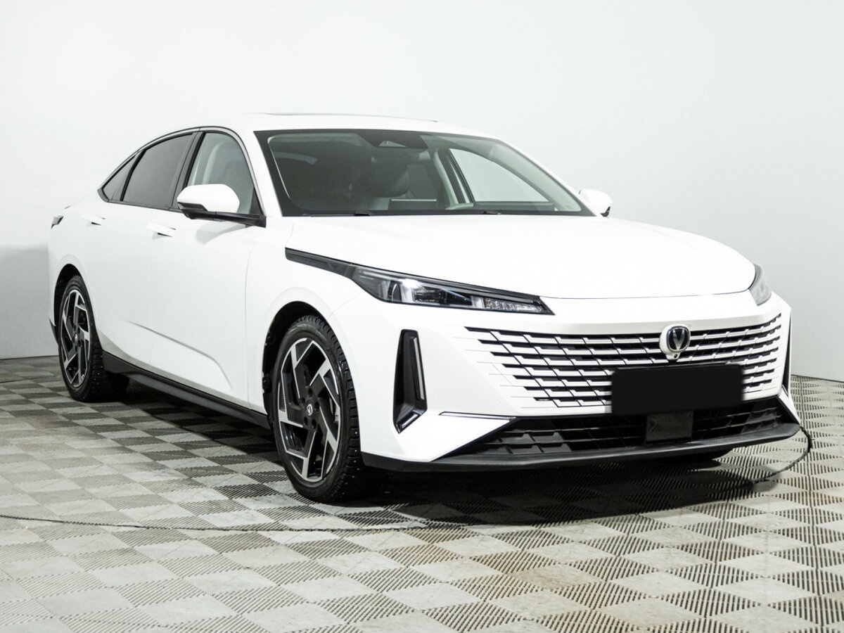 Changan Lamore 2023 года с пробегом. Фото: #2