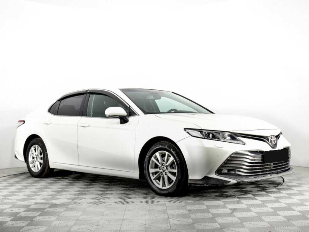 Toyota Camry 2018 года с пробегом. Фото: #2