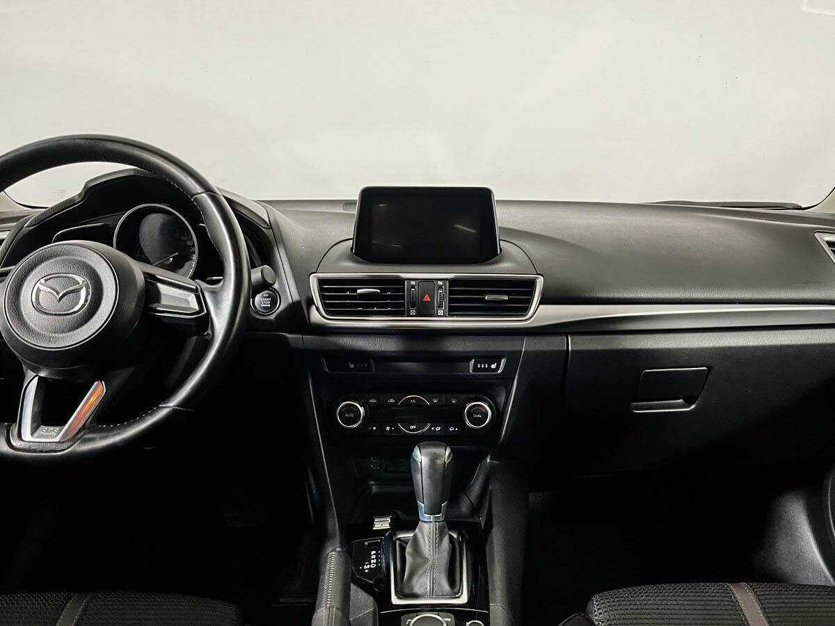 Mazda 3 2017 года с пробегом. Фото: #11