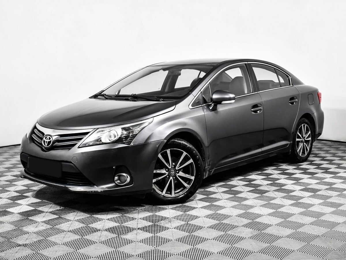 Toyota Avensis 2012 года с пробегом. Посмотреть фото