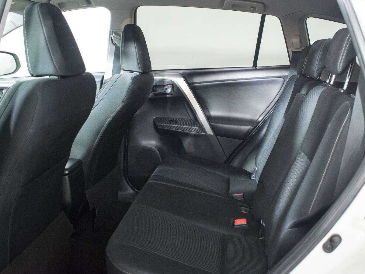 Toyota RAV4 2013 года с пробегом. Фото: #7