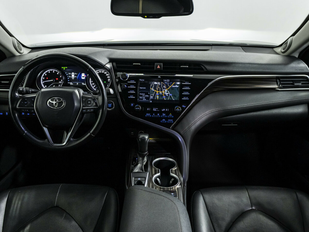 Toyota Camry 2018 года с пробегом. Фото: #9