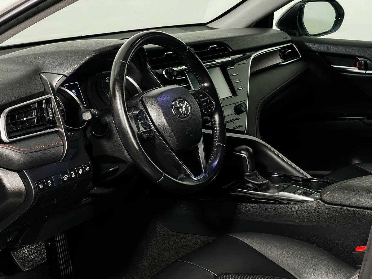 Toyota Camry 2020 года с пробегом. Фото: #12
