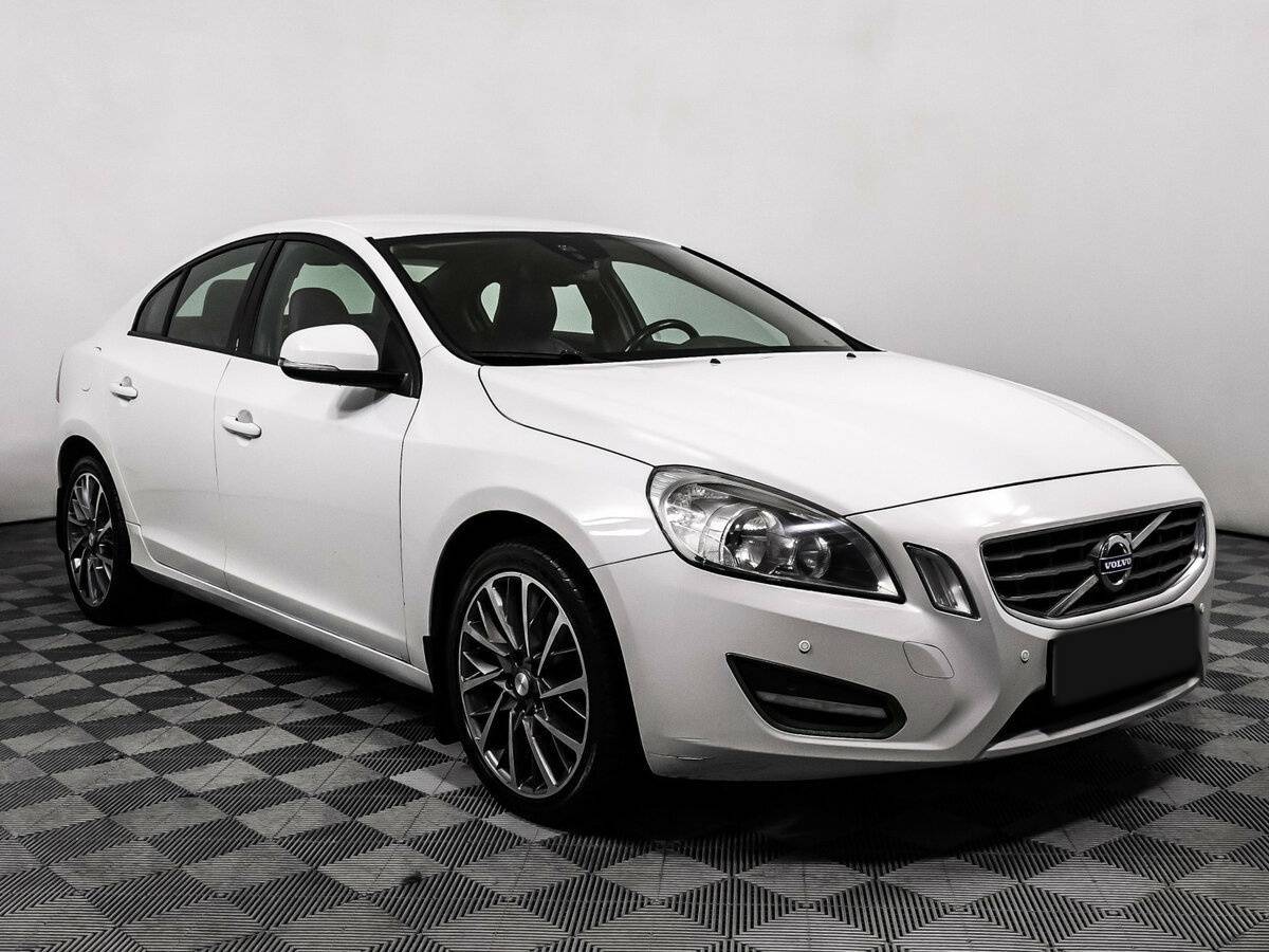 Volvo S60 2012 года с пробегом. Фото: #2