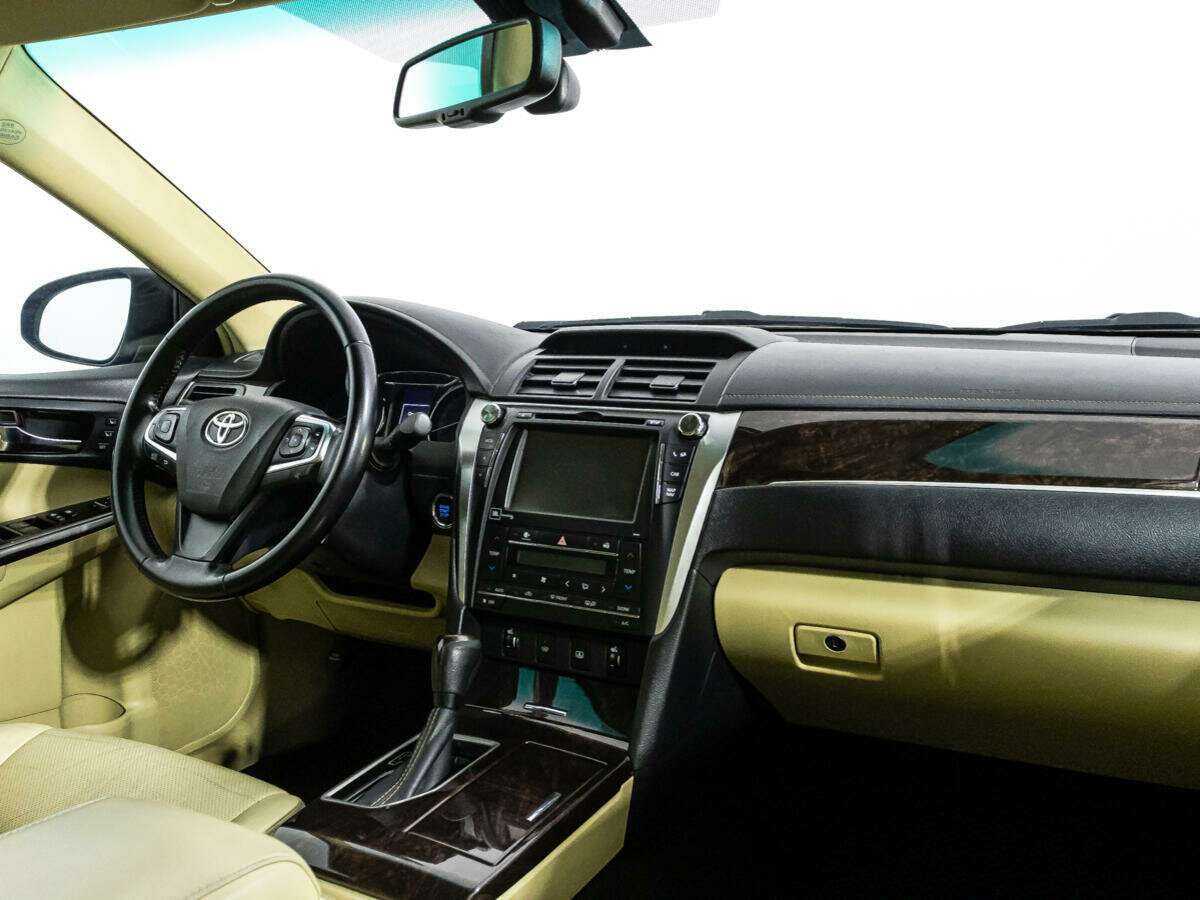 Toyota Camry 2017 года с пробегом. Фото: #8