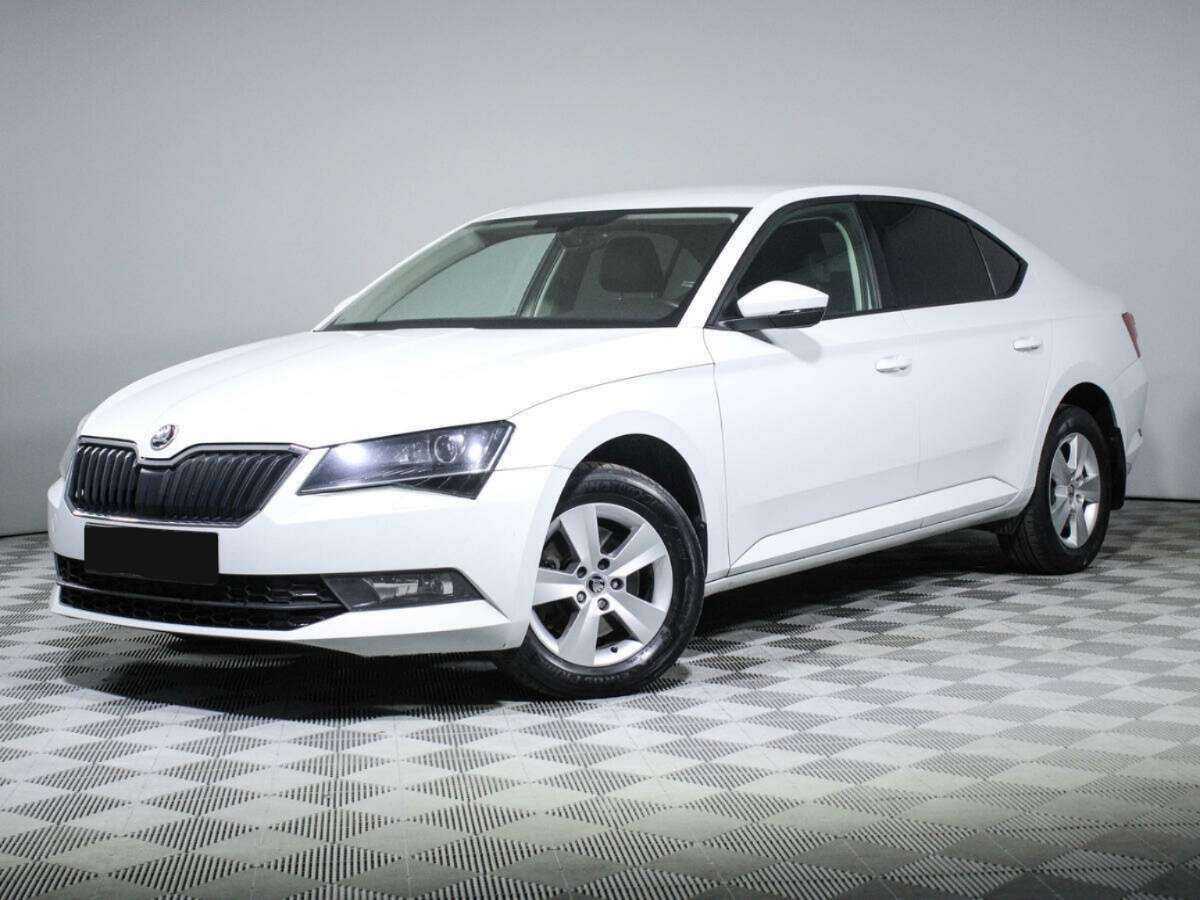 Skoda Superb 2017 года с пробегом. Посмотреть фото