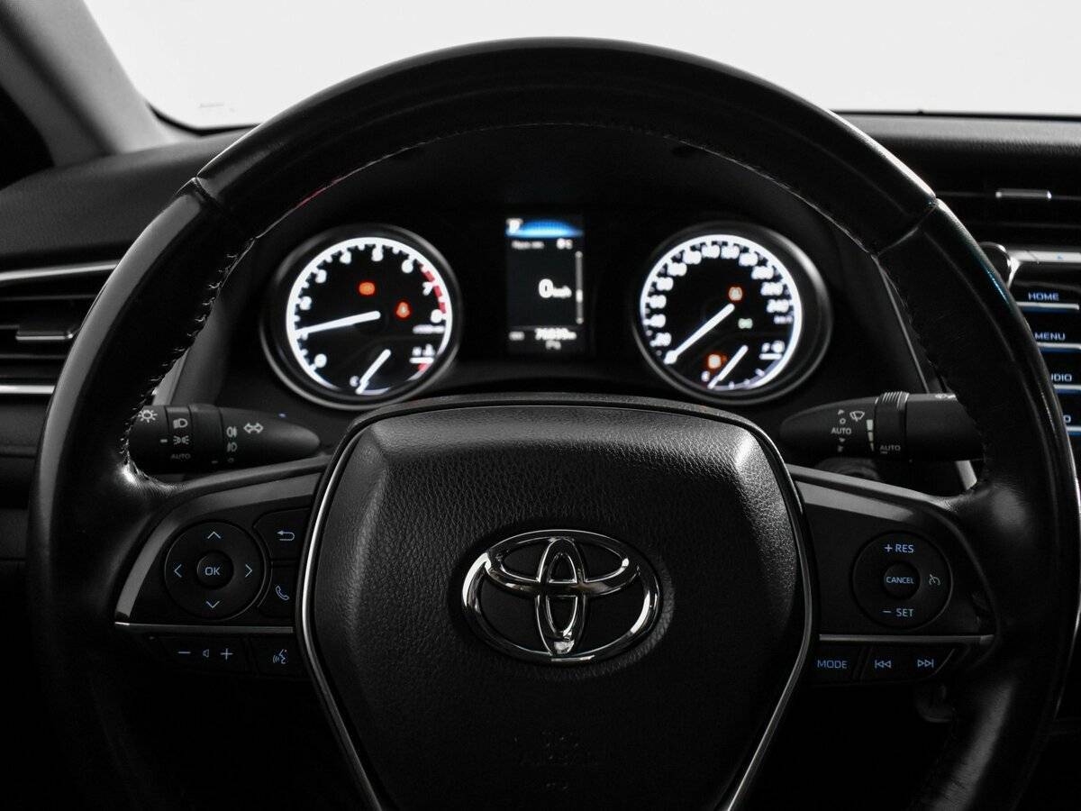 Toyota Camry 2019 года с пробегом. Фото: #17