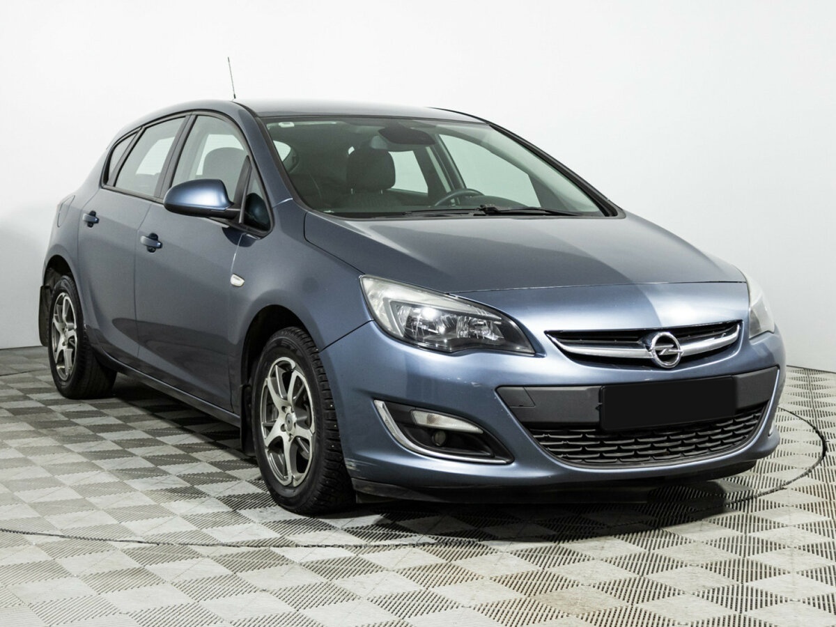 Opel Astra 2013 года с пробегом. Фото: #2