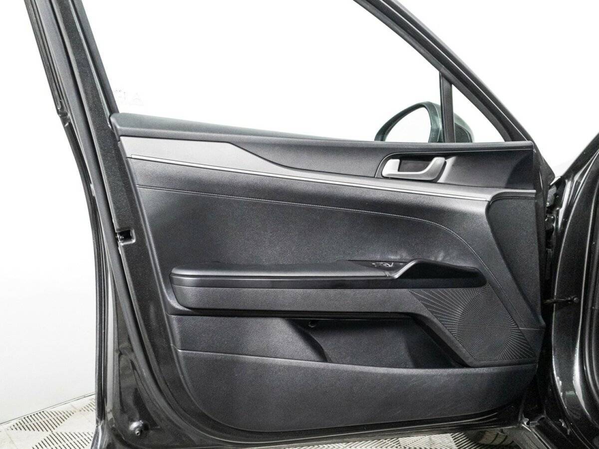 Kia K5 2021 года с пробегом. Фото: #23