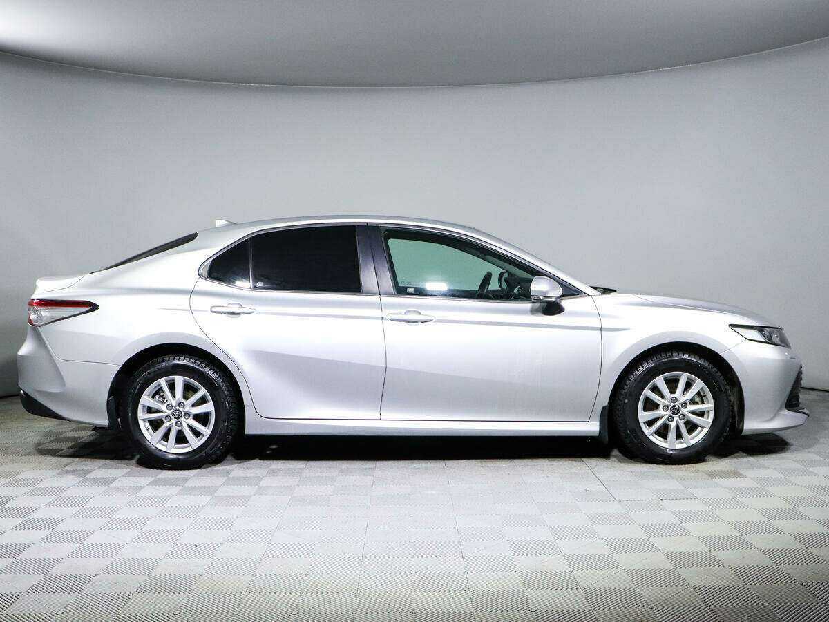 Toyota Camry 2020 года с пробегом. Фото: #3