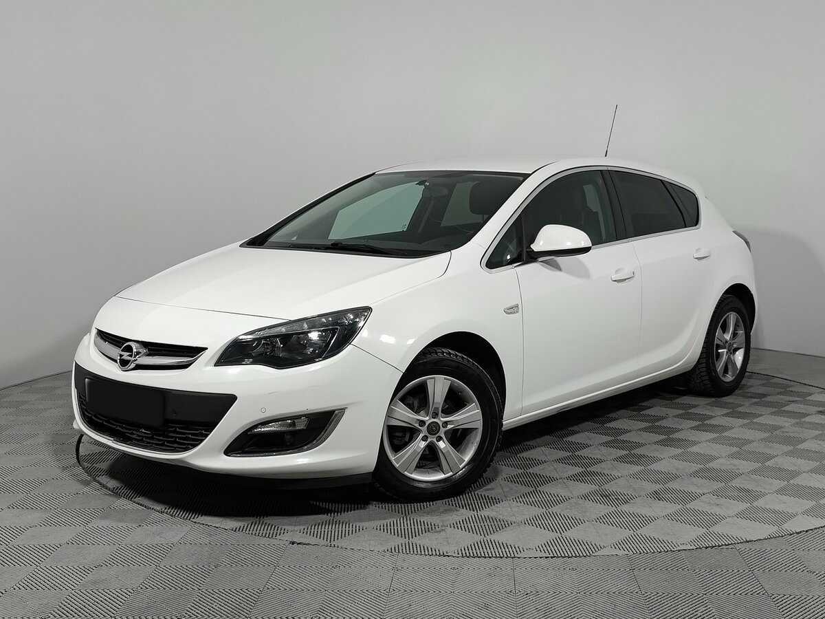 Opel Astra 2014 года с пробегом. Посмотреть фото