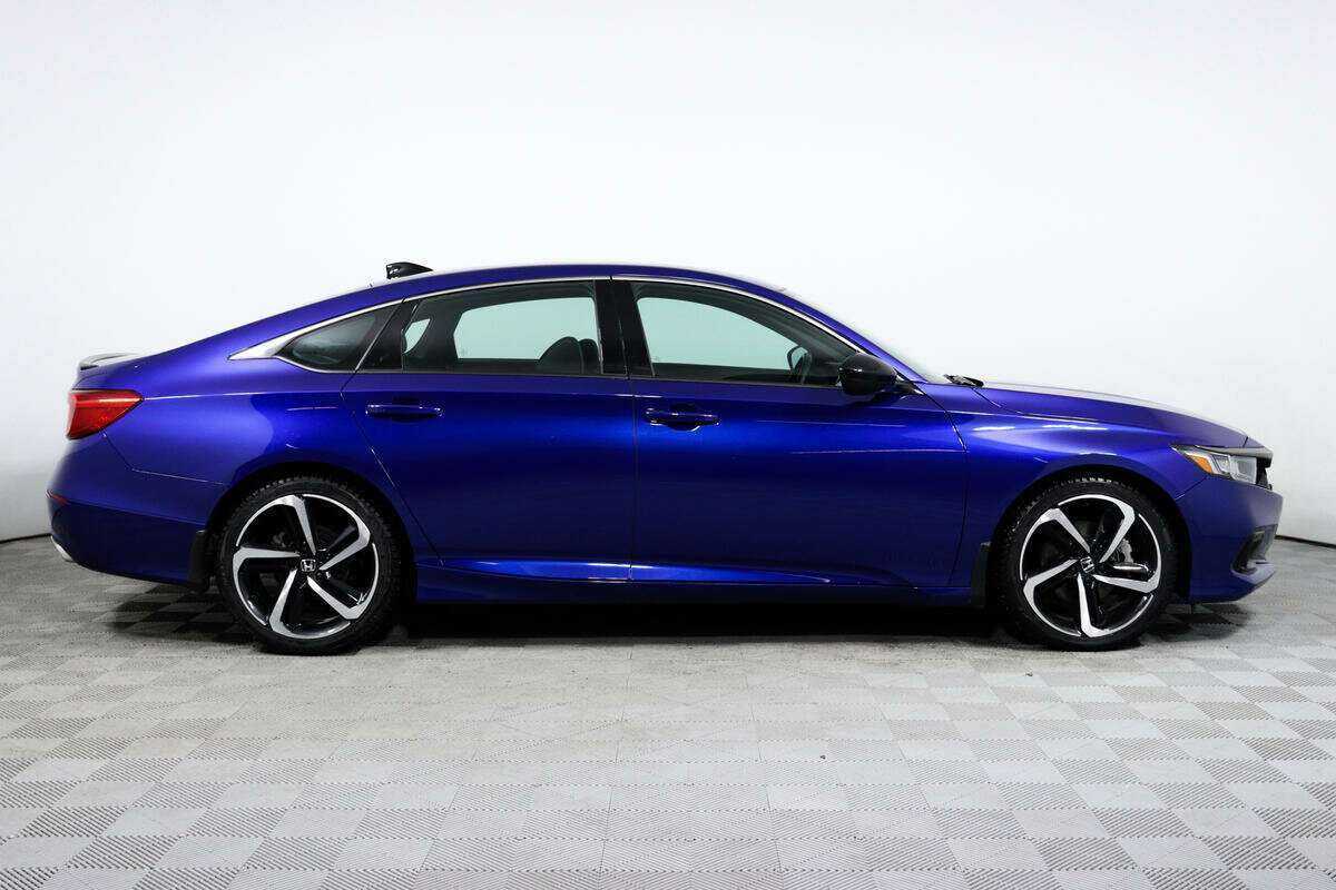 Honda Accord 2022 года с пробегом. Фото: #3
