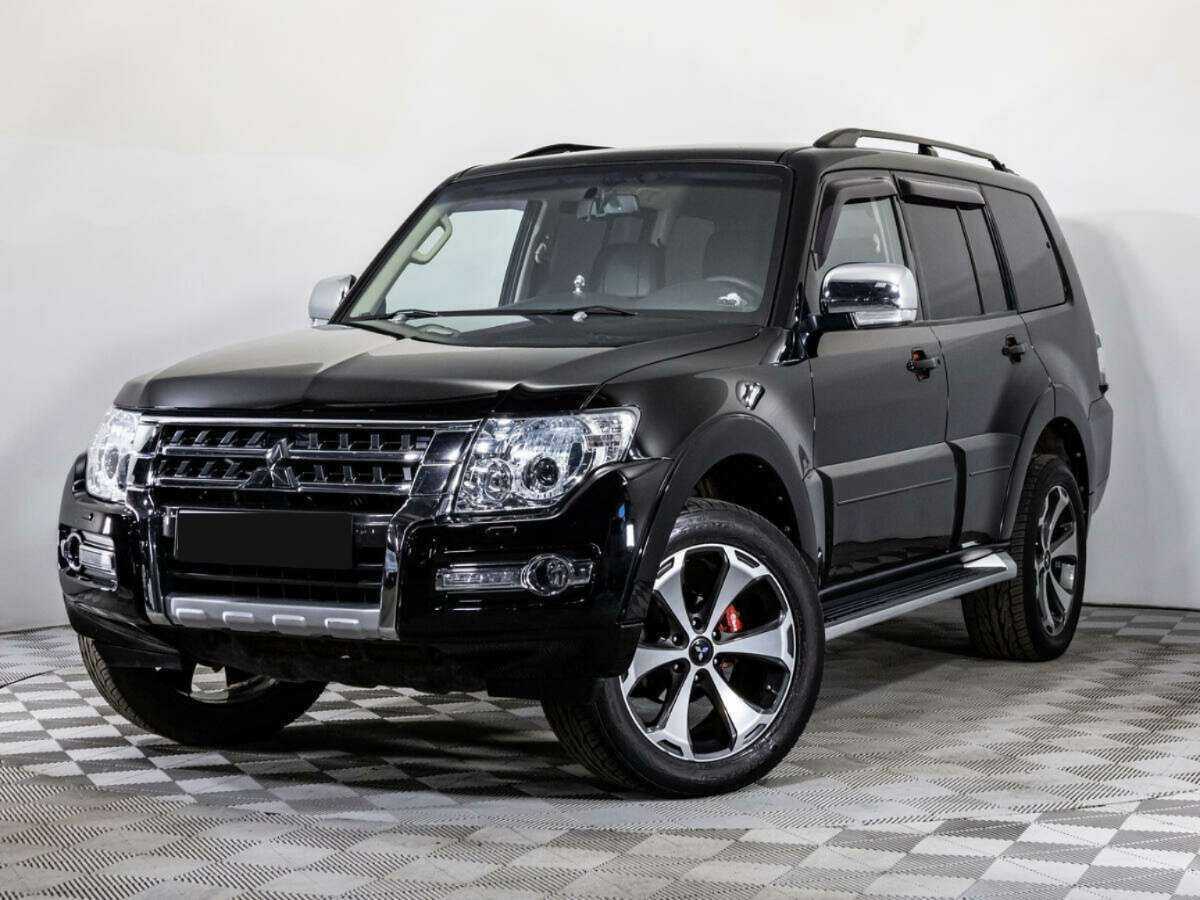 Mitsubishi Pajero 2015 года с пробегом. Фото: #0