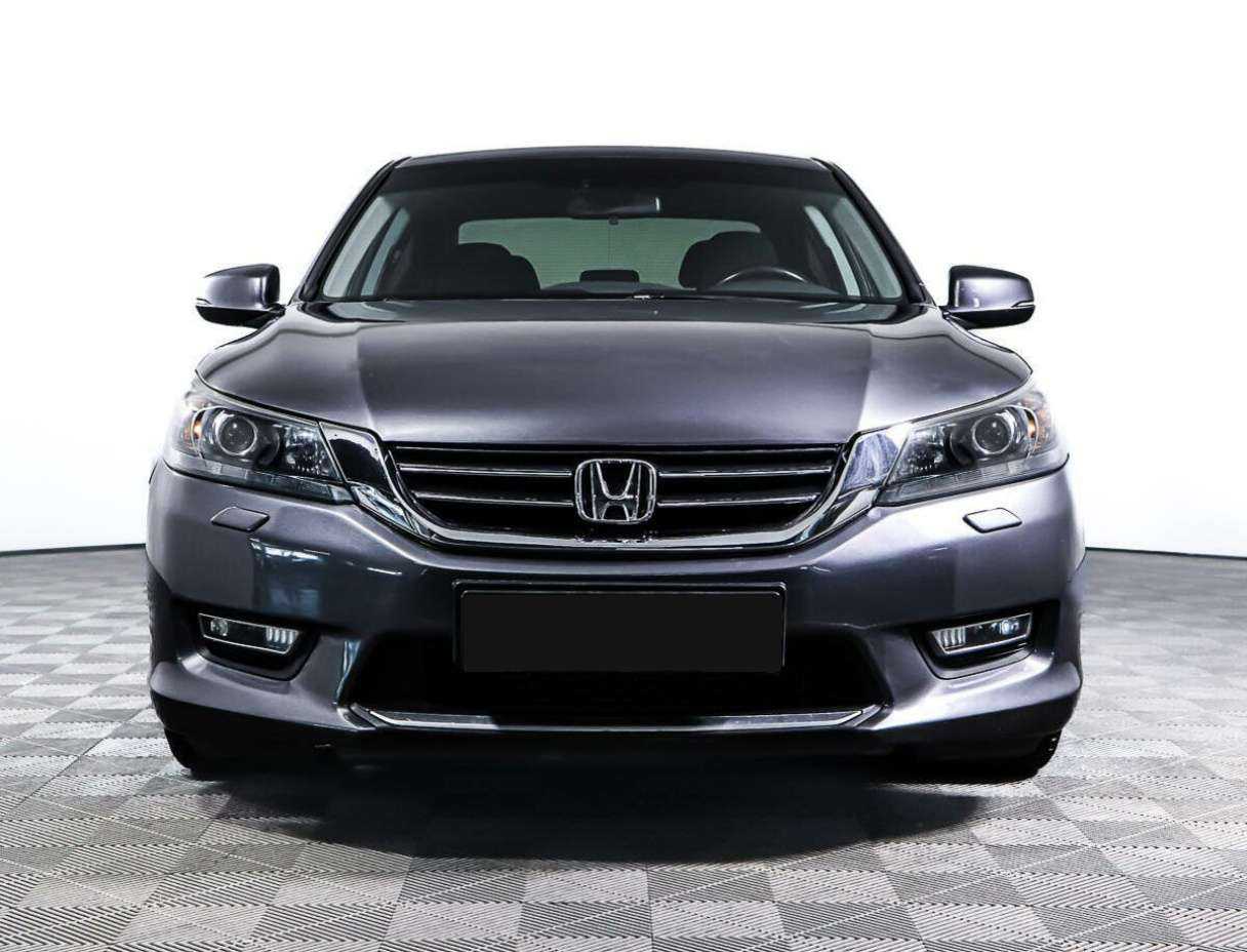 Honda Accord 2013 года с пробегом. Фото: #0