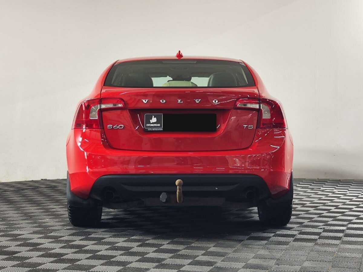 Volvo S60 2012 года с пробегом. Фото: #3