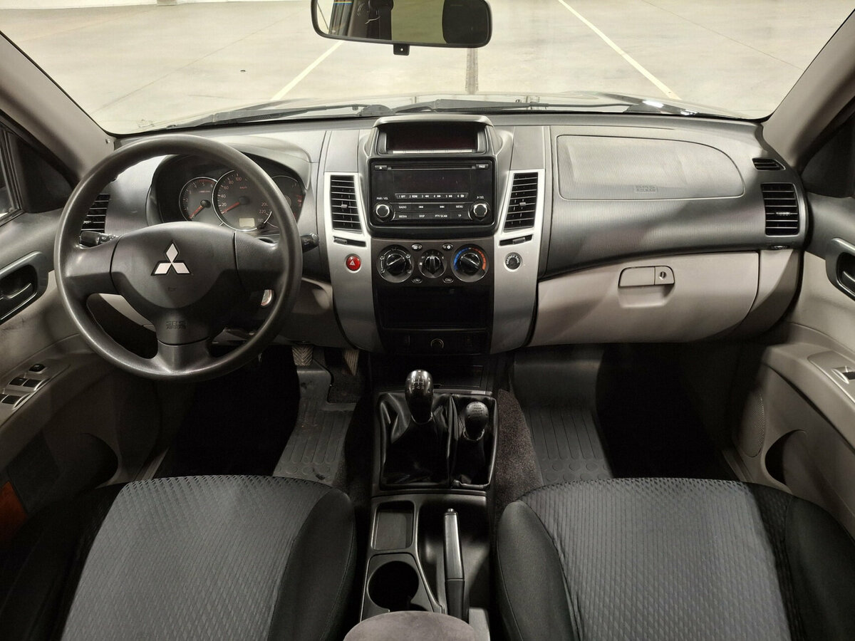 Mitsubishi Pajero Sport 2014 года с пробегом. Фото: #13