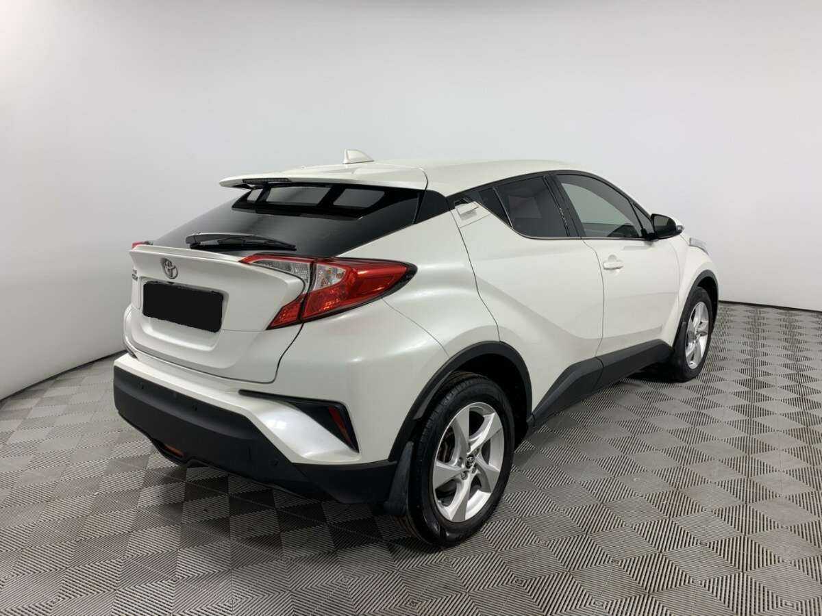Toyota C-HR 2019 года с пробегом. Фото: #4